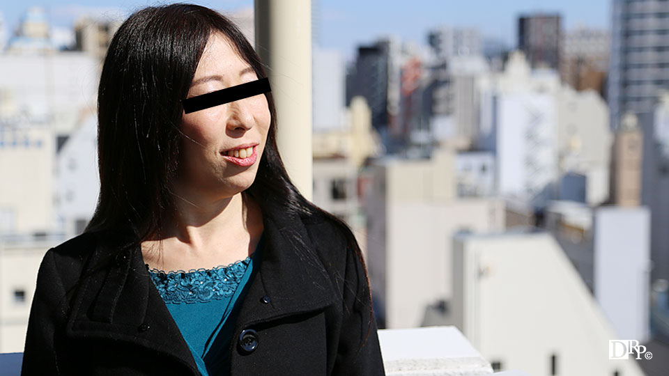 Shy Wife Looking At Camera – Pacopacomama – 2017-03-24 JAV Movie